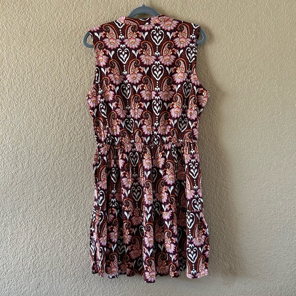 Sleeveless Paisley Print Dress - Picture 7 of 10